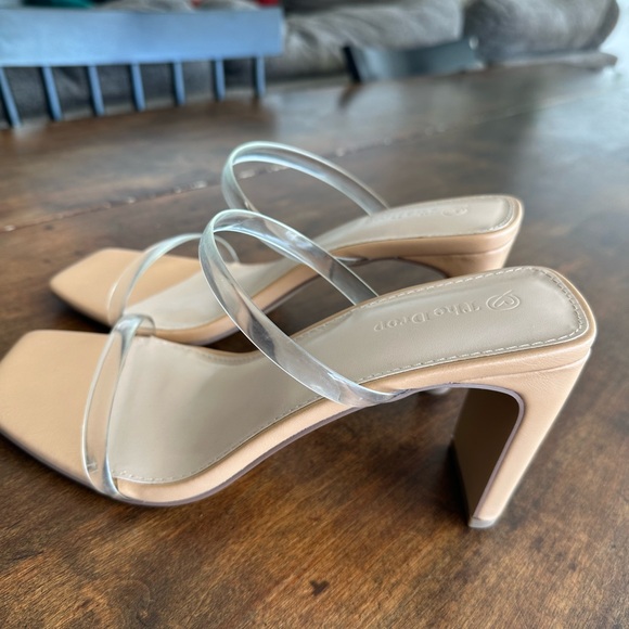 Nude heels with clear straps - Picture 3 of 5
